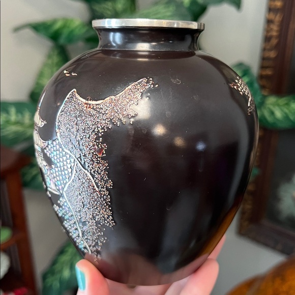 Vintage Asian Lacquer Mother of Pearl Inlay Pagoda Garden Scene Vase - Picture 7 of 9